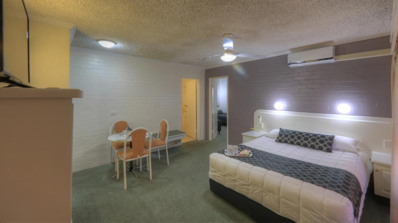 Cousins Motor 3* Inverell