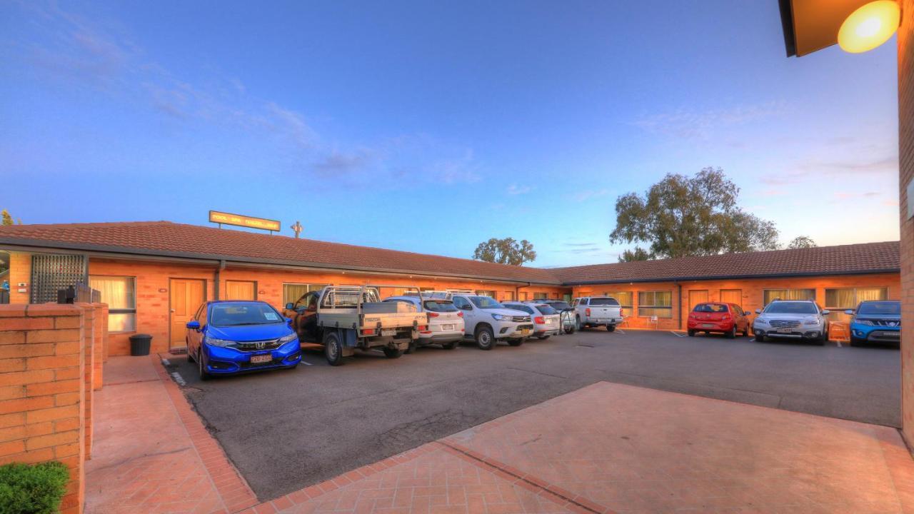 Motel Cousins Motor